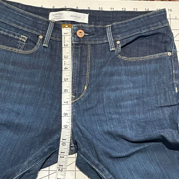 Signature Levi Strauss Mid Rise Slim Women’s 10S W30/L28 Dark Wash Blue Jeans - Picture 10 of 10